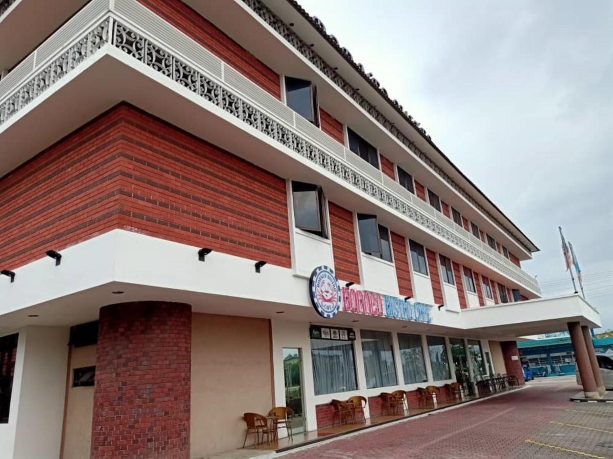 Super Oyo 90464 Borneo Suites Hotel Кота Кинабалу Екстериор снимка